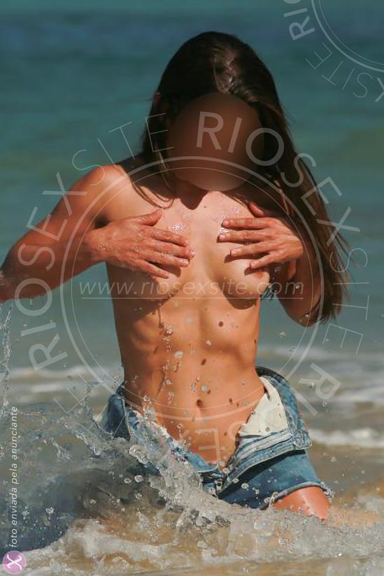 10 - photo of Camila Lima