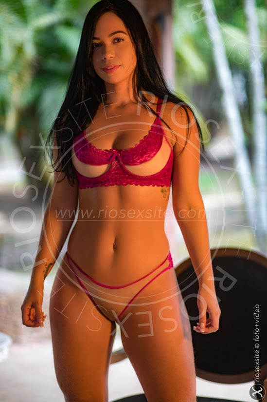 5ª foto da Mirella