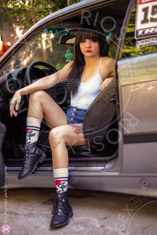 2 - photo of Cristal Weedon
