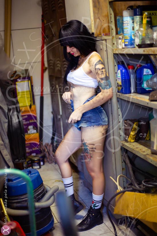 10 - photo of Cristal Weedon