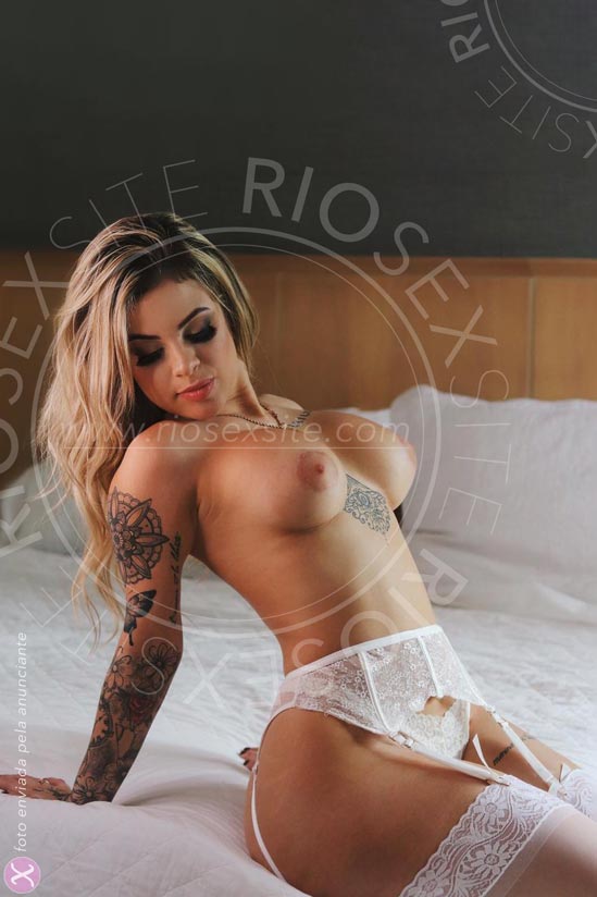 6ª foto da Aghata