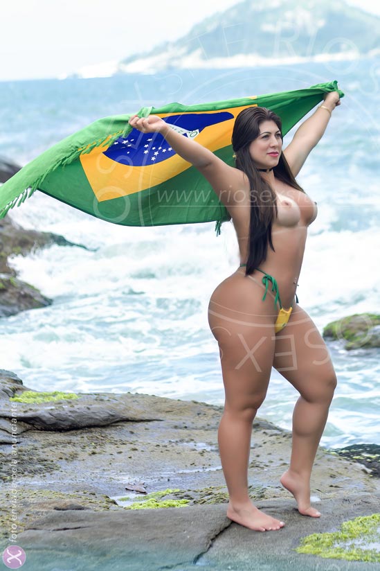 4 - photo of Paty Mansur