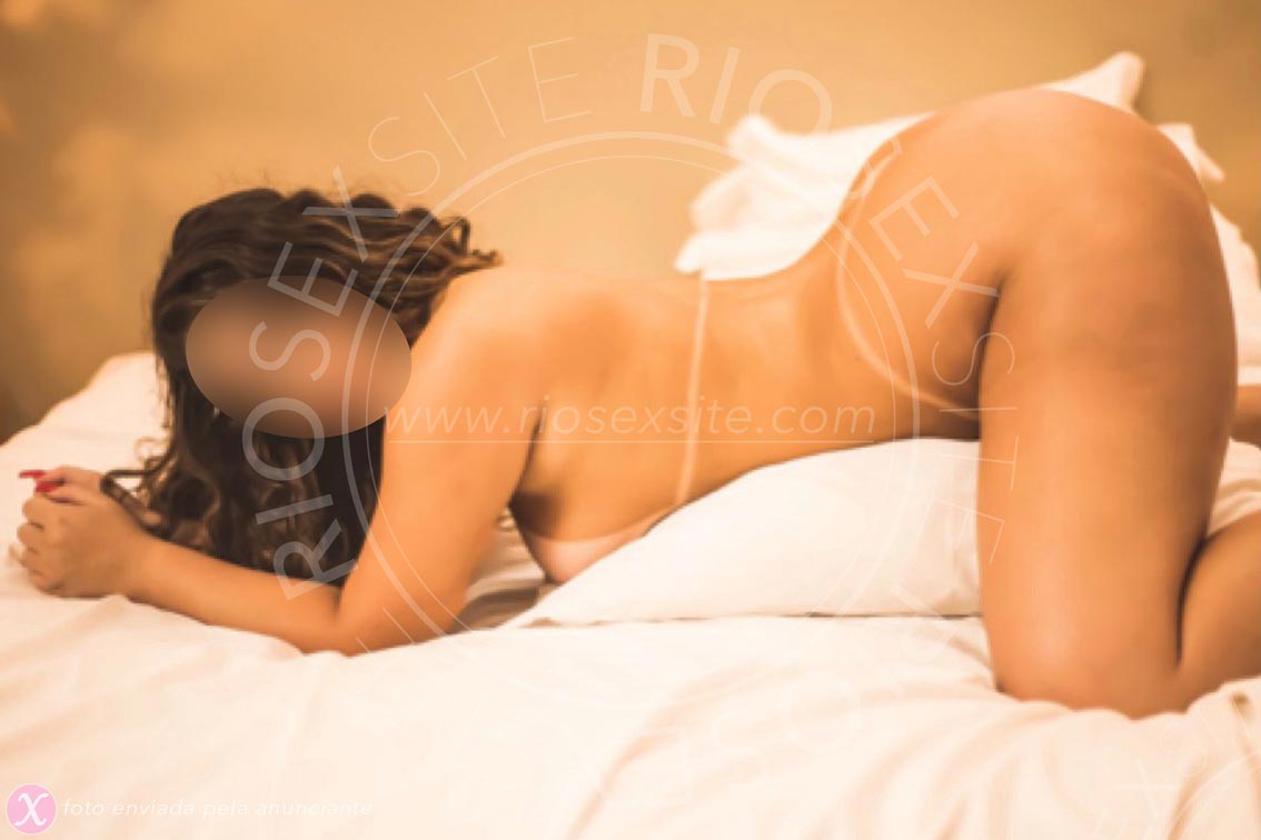 11 - photo of Júlia Bueno