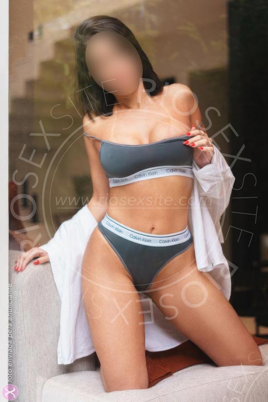 4ª foto da Laura Mansur