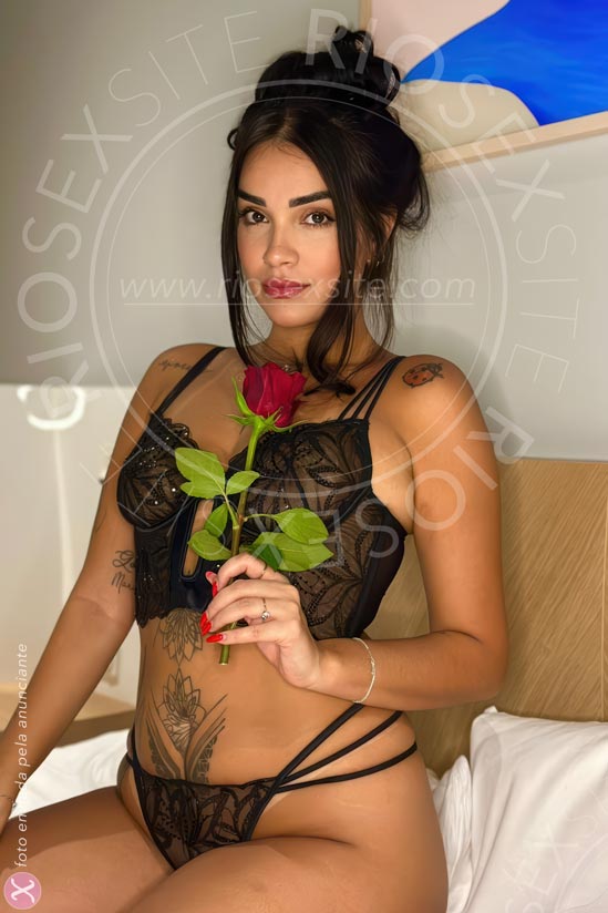 11 - photo of Monique