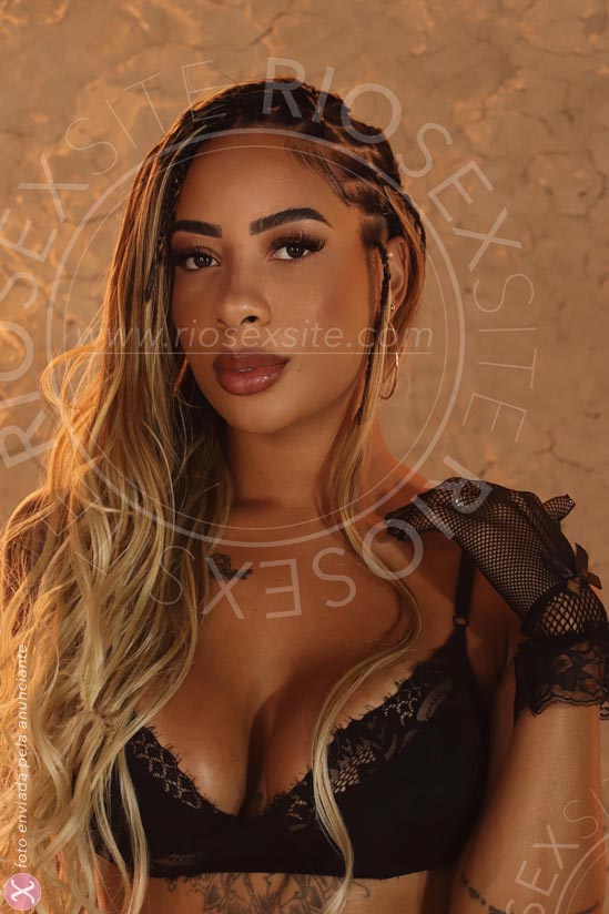 9 - photo of Melina