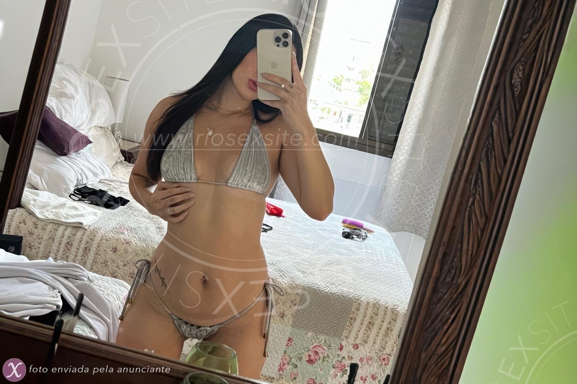 15 - photo of Julia Hills