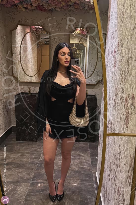 7ª foto da Julia Hills