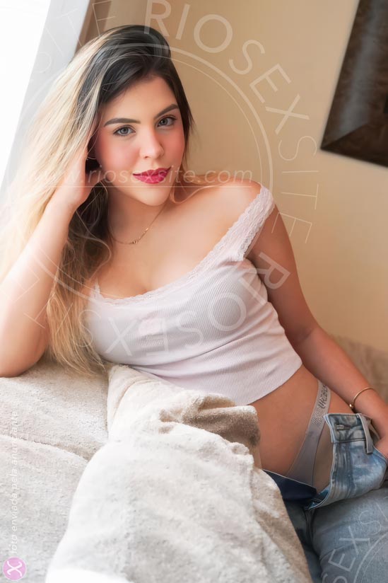1 - photo of Bárbara Alencar