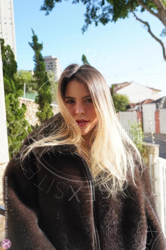 8 - photo of Bárbara Alencar