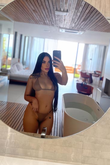 Acompanhante com local na Barra