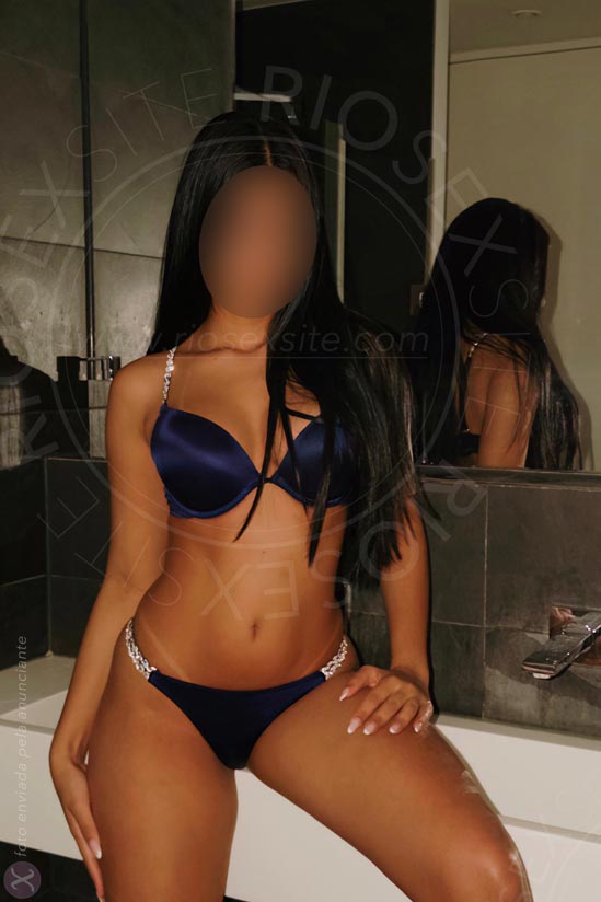 2 - photo of Bárbara Lopes