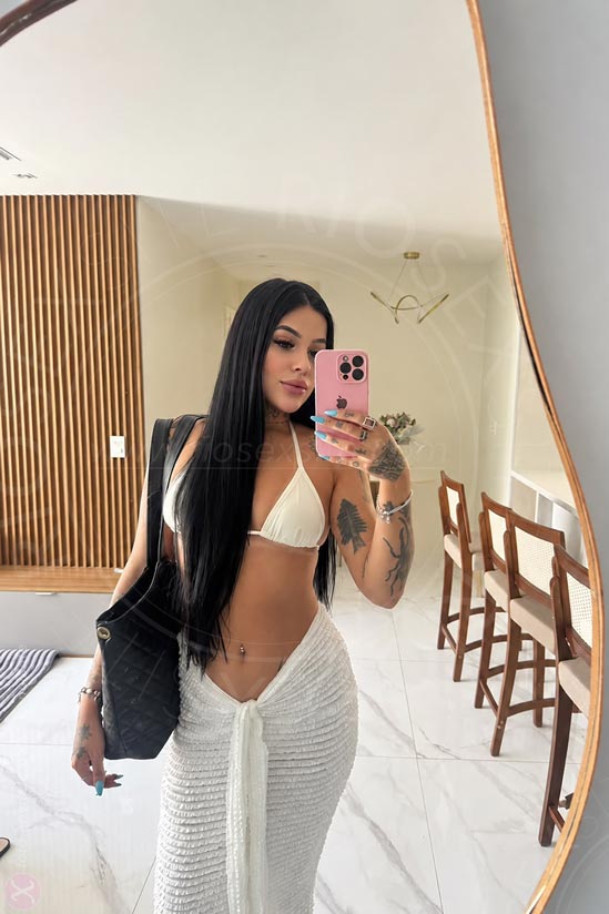 21 - photo of Bruna Mansini