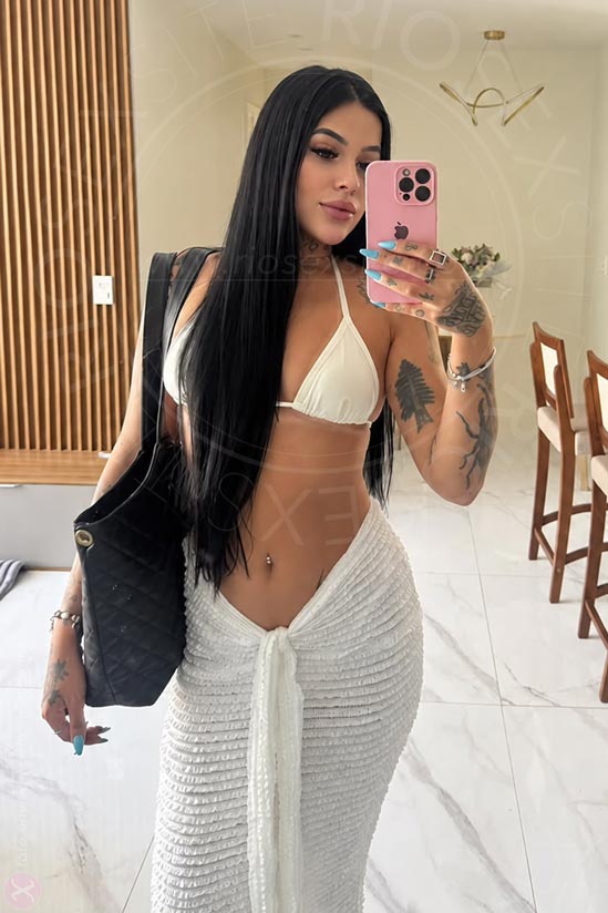 9 - photo of Bruna Mansini