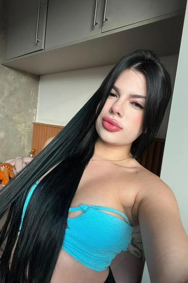 Acompanhante ninfeta de 18 anos
