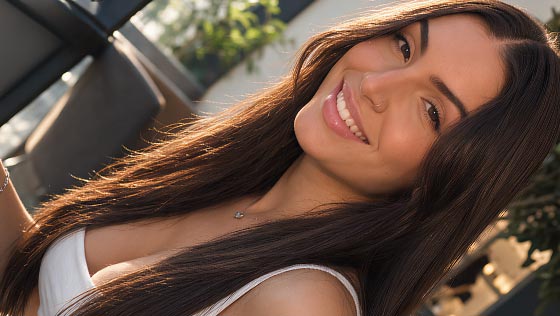 Luxury escort in Barra – Young brunette